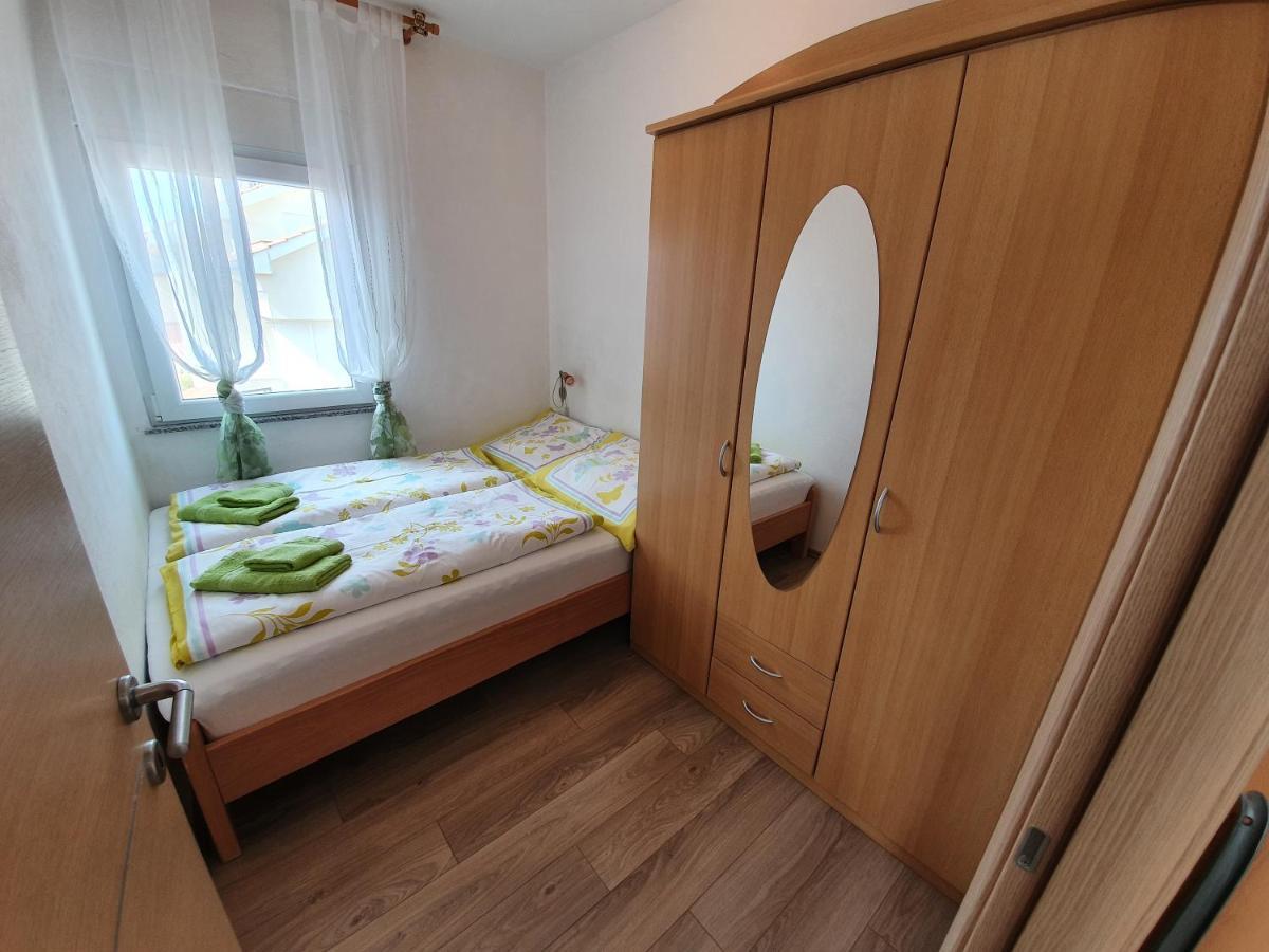 Apartmani Bozic-Tokic Krk Town Eksteriør bilde